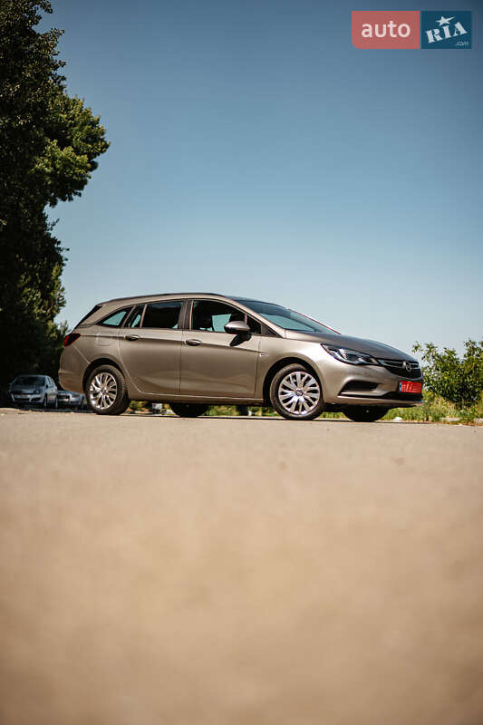 Opel Astra 2015