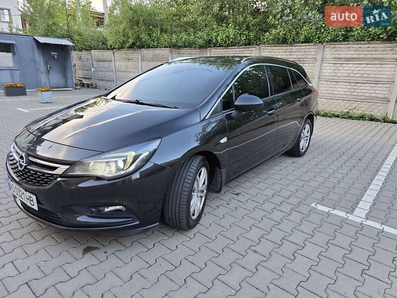 Універсал Opel Astra 2016 в Ужгороді