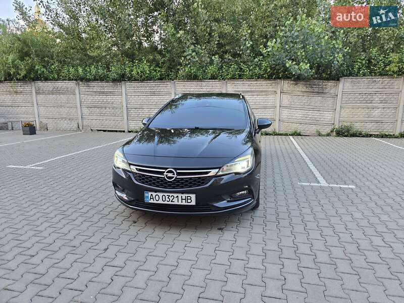 Універсал Opel Astra 2016 в Ужгороді