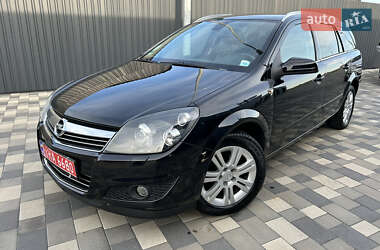 Универсал Opel Astra 2010 в Полтаве