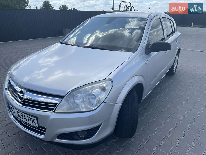 Хетчбек Opel Astra 2007 в Кагарлику
