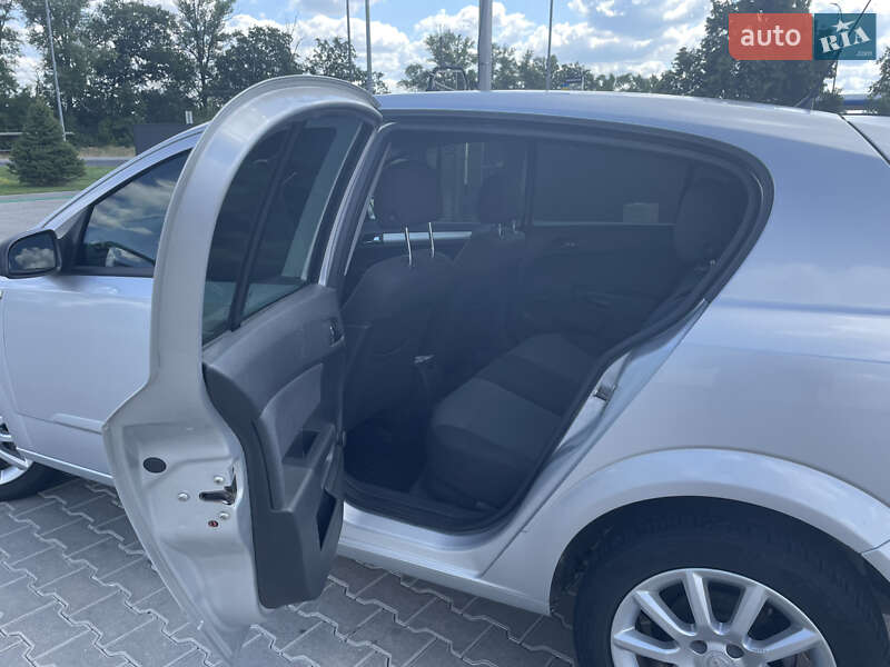 Хетчбек Opel Astra 2007 в Кагарлику