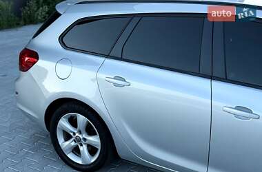 Универсал Opel Astra 2012 в 
