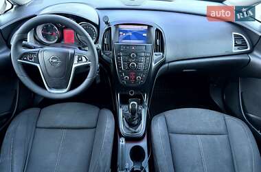 Универсал Opel Astra 2012 в 