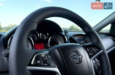 Универсал Opel Astra 2012 в 