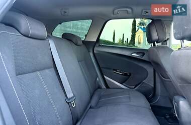 Универсал Opel Astra 2012 в 
