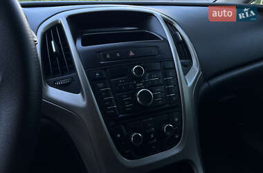 Хэтчбек Opel Astra 2010 в 