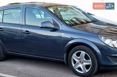 Хэтчбек Opel Astra 2011 в Киеве