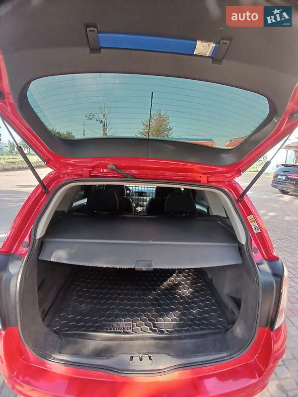 Универсал Opel Astra 2010 в Долине