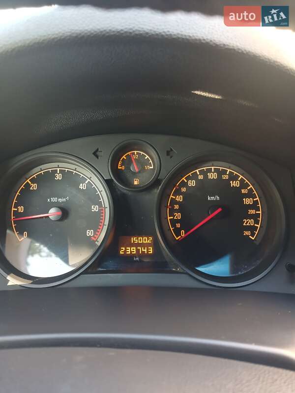 Универсал Opel Astra 2010 в Долине