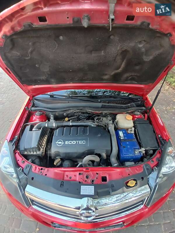 Универсал Opel Astra 2010 в Долине