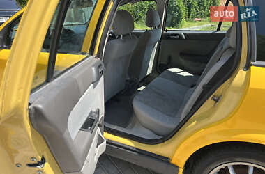 Хэтчбек Opel Astra 2001 в 