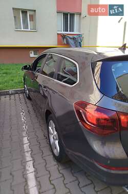 Универсал Opel Astra 2010 в 