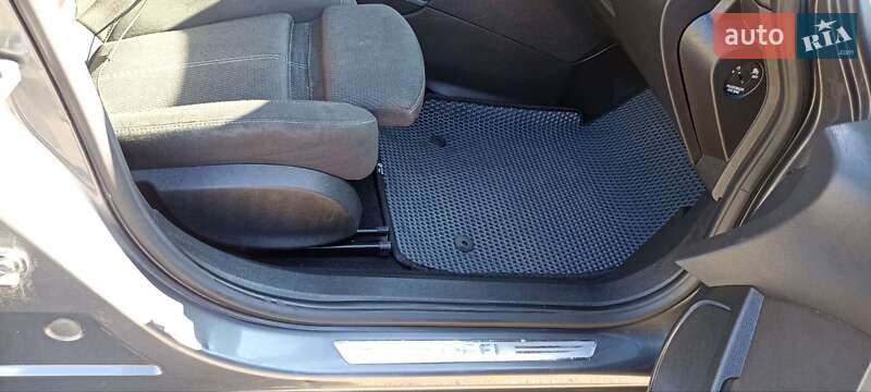 Универсал Opel Astra 2011 в Житомире