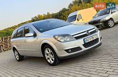 Универсал Opel Astra 2006 в Мукачево