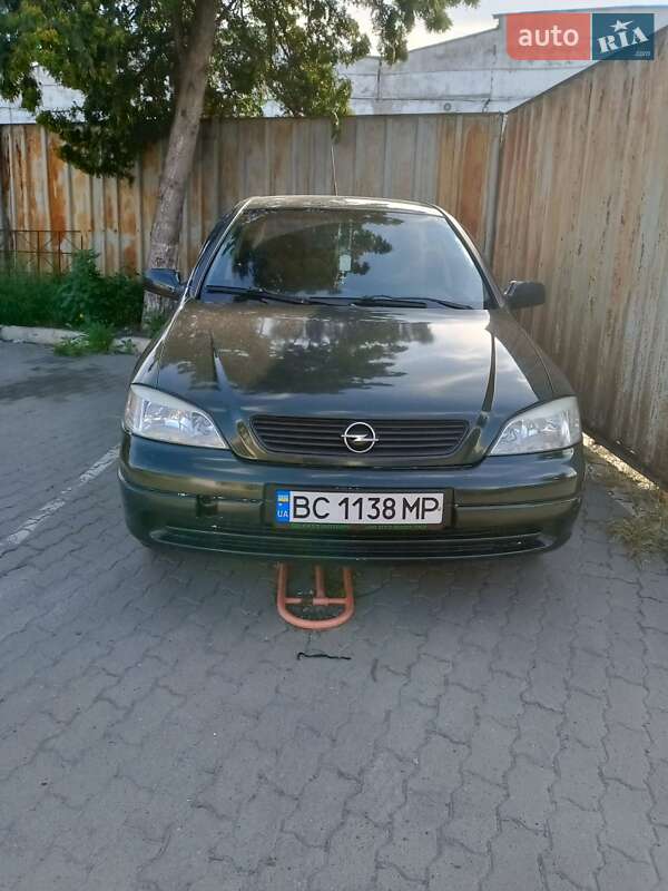 Седан Opel Astra 2002 в Львові