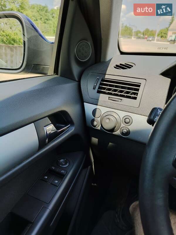 Универсал Opel Astra 2010 в Жмеринке