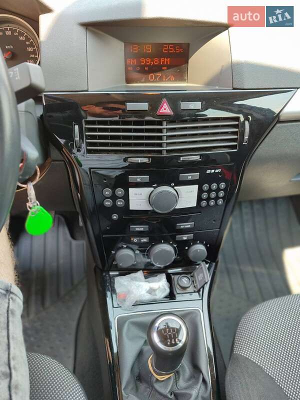 Универсал Opel Astra 2010 в Жмеринке