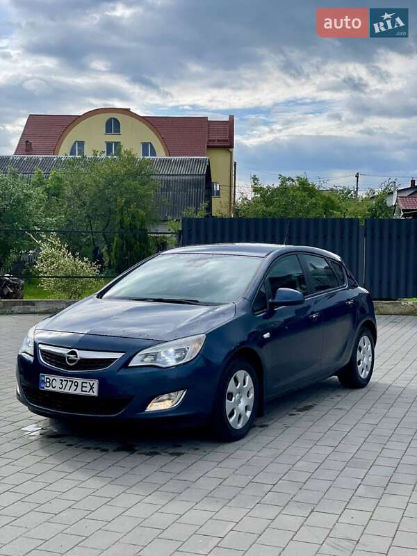 Седан Opel Astra 2010 в Львові фото 7 Седан Opel Astra 2010 в Львові