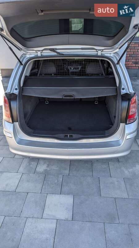 Универсал Opel Astra 2010 в Киеве