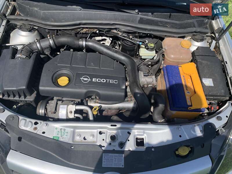 Хэтчбек Opel Astra 2004 в Березане