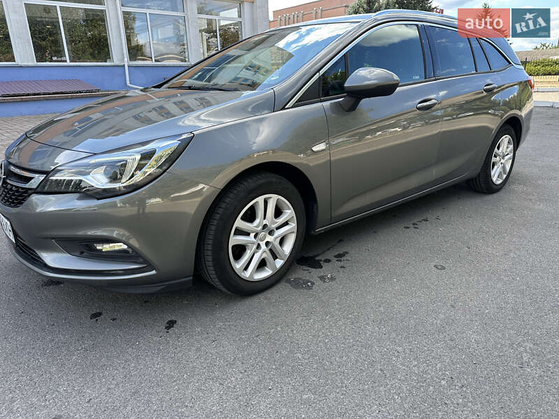 Универсал Opel Astra 2018 в Черкассах
