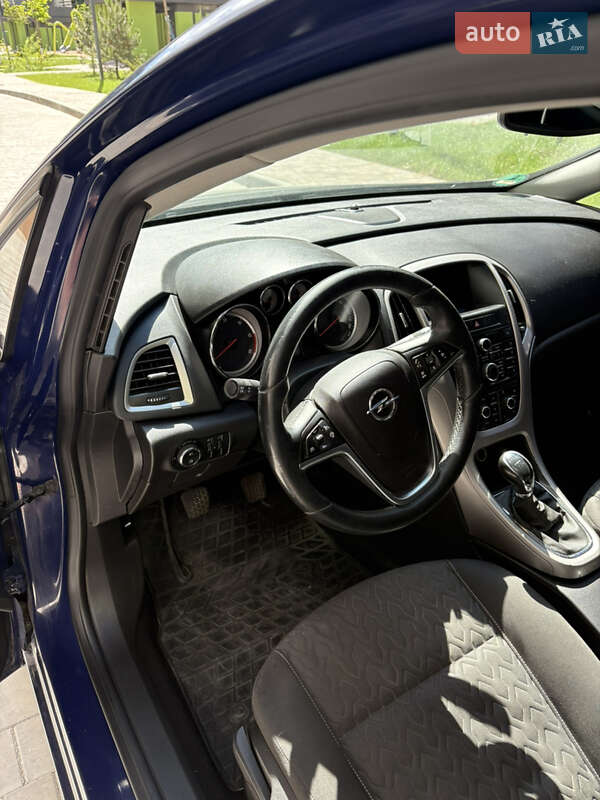 Универсал Opel Astra 2013 в Виннице