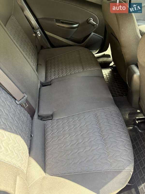 Универсал Opel Astra 2013 в Виннице