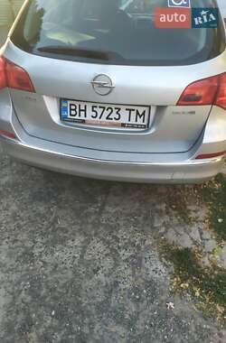 Универсал Opel Astra 2014 в 