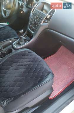 Универсал Opel Astra 2014 в 