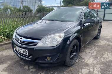 Седан Opel Astra 2012 в Калинівці