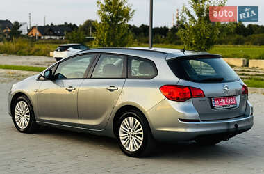 Универсал Opel Astra 2012 в 