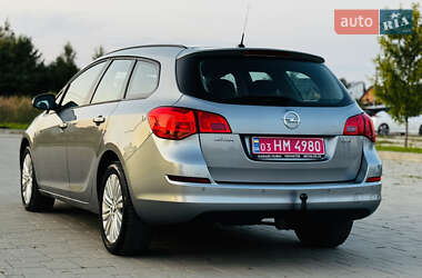 Универсал Opel Astra 2012 в 
