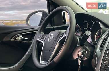 Универсал Opel Astra 2013 в 