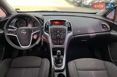 Универсал Opel Astra 2013 в 