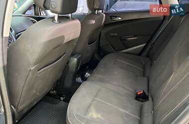 Универсал Opel Astra 2013 в 