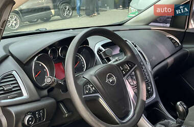 Универсал Opel Astra 2013 в 