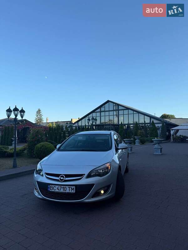 Универсал Opel Astra 2013 в Стрые