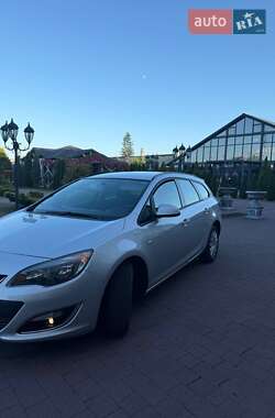 Универсал Opel Astra 2013 в 
