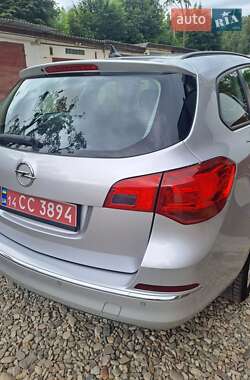 Универсал Opel Astra 2013 в 