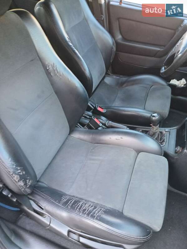 Седан Opel Astra 2003 в Тальному фото 3 Седан Opel Astra 2003 в Тальному