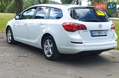 Универсал Opel Astra 2012 в 