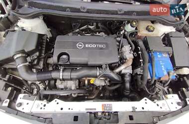 Универсал Opel Astra 2012 в 