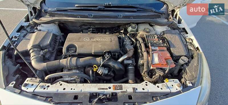 Универсал Opel Astra 2011 в Киеве