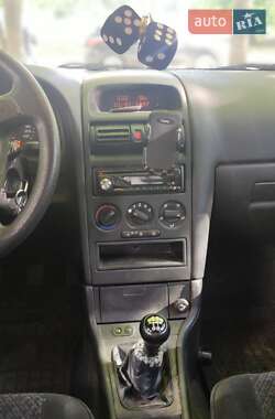 Седан Opel Astra 2000 в 