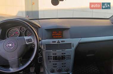 Хэтчбек Opel Astra 2009 в Каменском