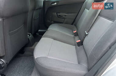 Универсал Opel Astra 2009 в 
