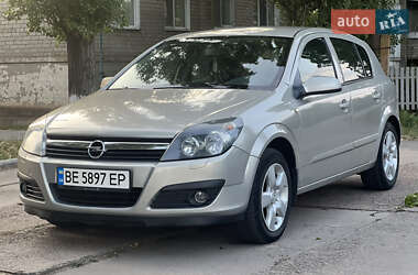 Хэтчбек Opel Astra 2006 в Новом Буге