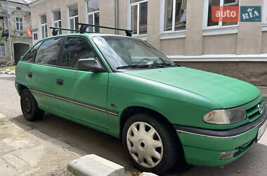 Хэтчбек Opel Astra 1993 в 