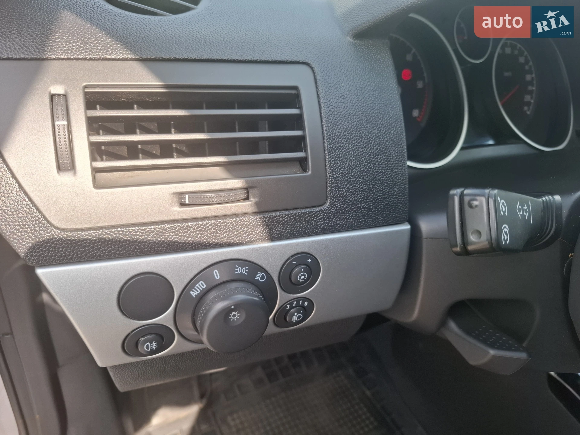 2010 Opel Astra - мініатюра 23